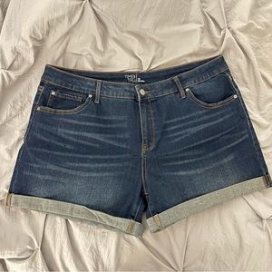 Time and Tru Women's Mid-Rise Denim Shorts - Like New